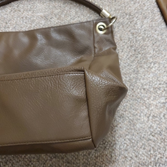 Kenneth Cole Reaction Brown Leather Shoulder Purse with Gold Studded Strap - Picture 9 of 15